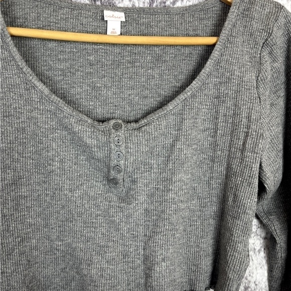 Colsie Soft Light Gray Lettuce Edge Long-Sleeve Cropped Top Blouse Women Size M - Picture 10 of 10